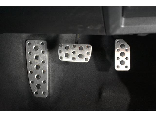 アルミペダルがスポーティ感を演出します！！