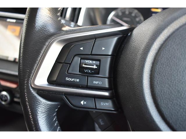 ステアリングリモコン付ですのでより安全にナビを操作できます。