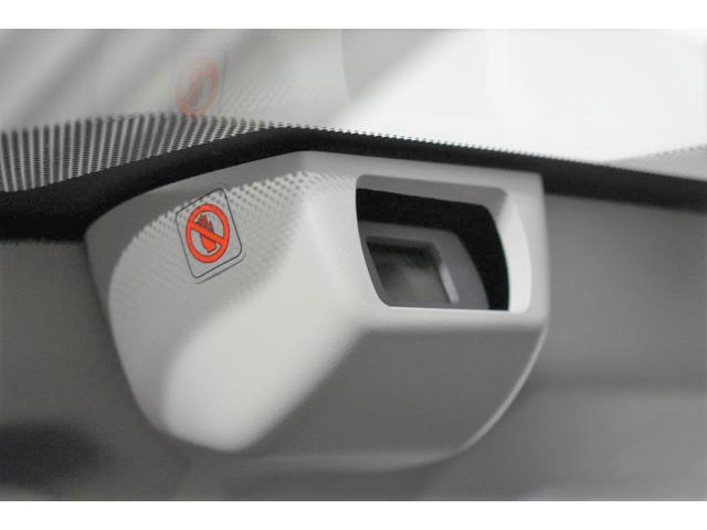 フロントガラスに取り付けられたステレオカメラがあなたの目となって危険から守ります☆彡