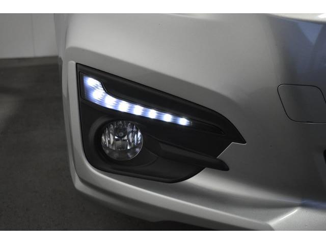 デイタイム・ランニング・ランプ　日中も点灯しており、対向車や歩行者に自車の接近や存在を知らせる