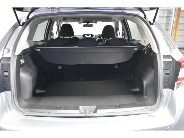 荷室の開口部が広く、荷物の積み下ろしがしやすくなっています。