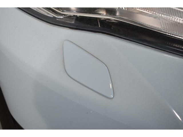 雪道や泥道でも明るさを確保するヘッドライトウォッシャーも装備しています