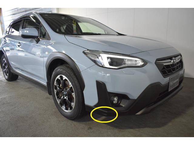 印が付いているところに傷があります。