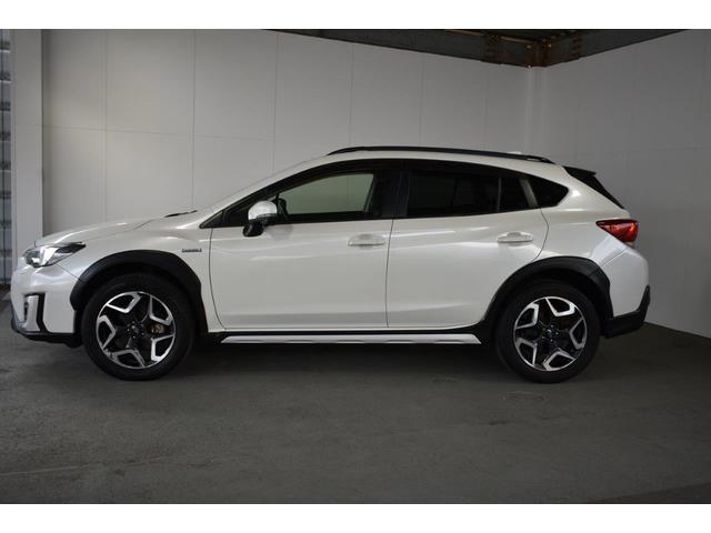 ｅ−ＢＯＸＥＲ：　水平対向エンジンと電動モーターを組み合わせた独自のハイブリッドシステムを搭載しており、電動モーターが低速走行や発進をアシストすることで、滑らかで力強い走りを実現しています。