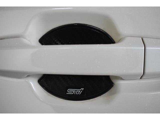 �h�A�̊J���ɒ܂Ȃǂ��Ђ������邱�Ƃŕt���{�f�B�̃L�Y�≘���h�~����J�[�{�����h�A�n���h���v���e�N�^�[�ł��B