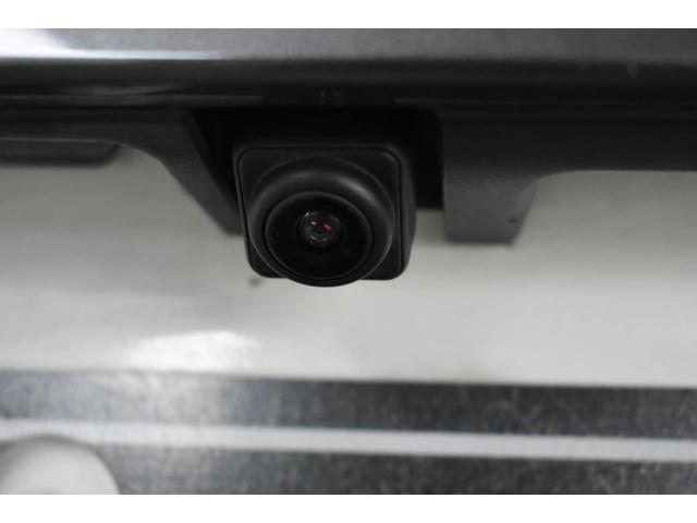 �ԗ�����̉f�����ԓ��̃f�B�X�v���C�ɕ\�����A���Ԏ����ގ��̏�Q������s�҂̊m�F��⏕���܂��B���L�p�����Y���̗p���A�L���͈͂��f���o�����Ƃ��ł��܂��B