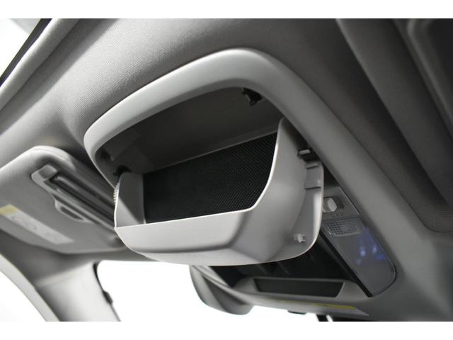 �T���O���X����鎖���ł���I�[�o�[�w�b�g�R���\�[�����t���Ă���܂��B