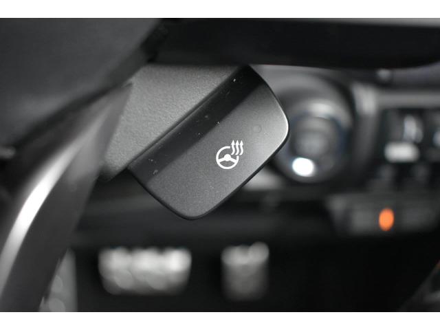 �X�e�A�����O�q�[�^�[�́A�V�[�g�q�[�^�[�ƕ����ē~��̉��K�ȃh���C�u���T�|�[�g����l�C�̑����ł��B