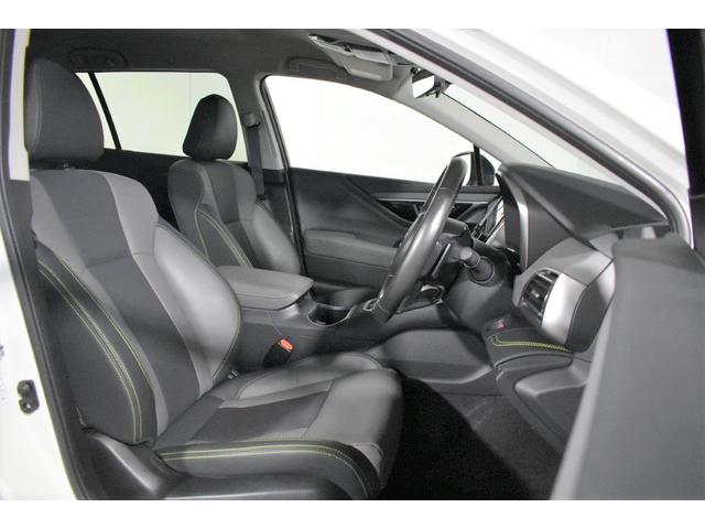 �t�����g�̂`�s���[�i�t�����g�K���X�̒��j���ׂ�������A�����N�I�[�^�[�K���X�i�㕔���ȉ��̏����ȑ��j��傫�������肷��ȂǁA���p�����炷�݌v���Ȃ���Ă��܂��B