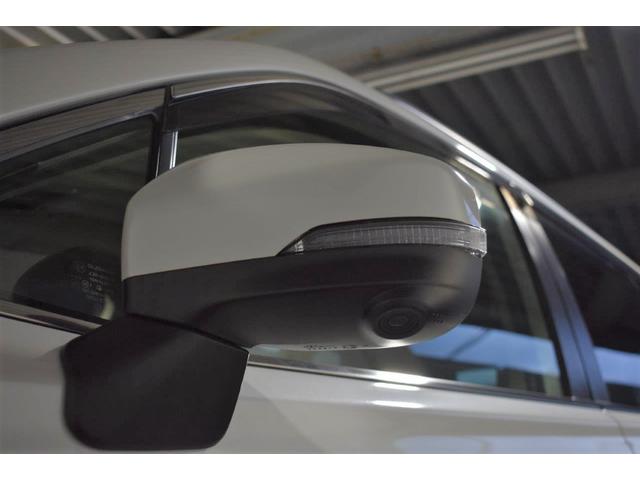 �h�A�~���[�J�����^�]�Ȃ���ł͊m�F���ɂ����ԗ��̍��O����A�^���̎��p���f���o���܂�