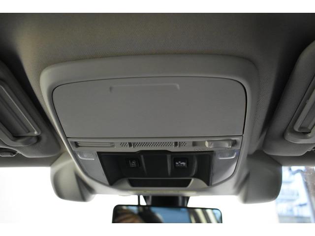 �T���O���X����鎖���ł���I�[�o�[�w�b�g�R���\�[�����t���Ă���܂��B