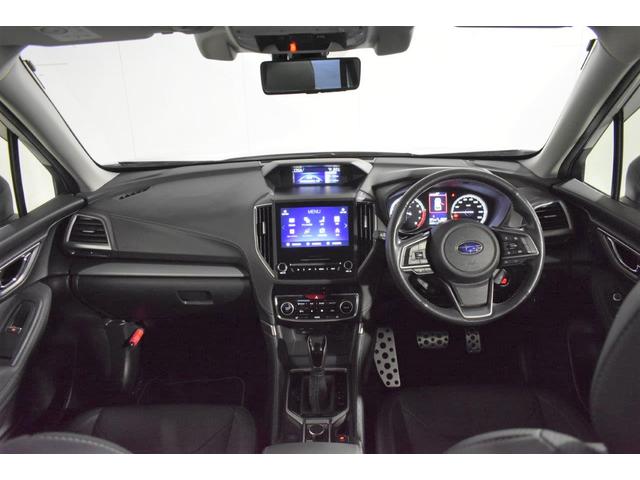 �L�X�Ƃ����K���X�G���A�ƗǍD�Ȏ��E�́A�^�]�̂��₷���ɍv�����Ă��܂��B