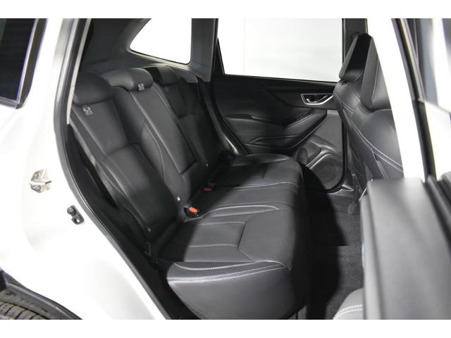 ��l�Q�l���������ƍ����X�y�[�X���m�ۂ���Ă��܂��B������ԁi���b�O���[���j����r�I�L���A�������ړ��ł����ɂ����݌v�ł��B