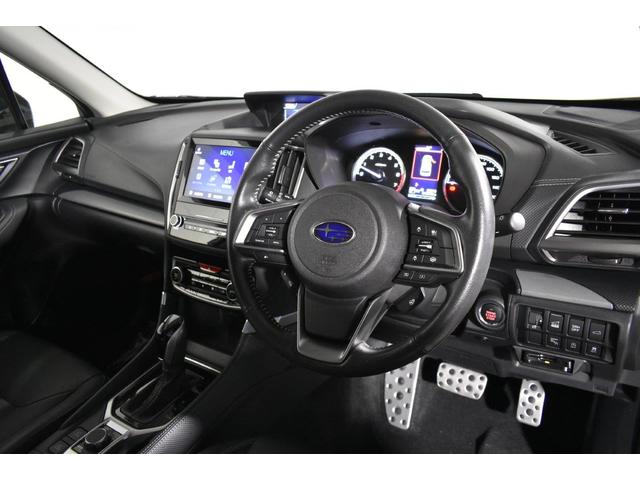 �L�X�Ƃ����K���X�G���A�ƗǍD�Ȏ��E�́A�^�]�̂��₷���ɍv�����Ă��܂��B