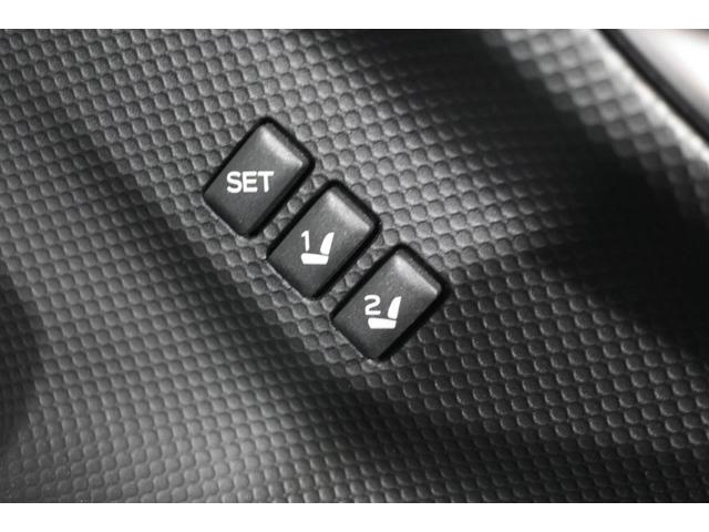 �^�]�Ȃ̃V�[�g�|�W�V�����i�O��X���C�h�A���ʂ̏㉺�E�O��p�x�A���N���C�j���O�p�x�Ȃǁj�ɉ����A���E�̃h�A�~���[�̊p�x���L�������邱�Ƃ��ł��܂��B