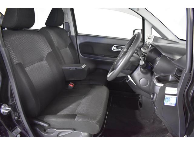 �t�����g�̂`�s���[�i�t�����g�K���X�̒��j���ׂ�������A�����N�I�[�^�[�K���X�i�㕔���ȉ��̏����ȑ��j��傫�������肷��ȂǁA���p�����炷�݌v���Ȃ���Ă��܂��B