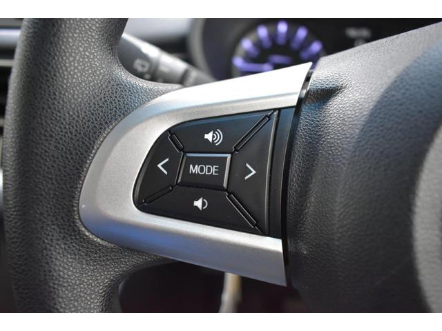 �^�]���Ɏ���n���h�����痣�����ƂȂ��C���t�H�e�C�������g�֘A�̑��삪�o���܂��B