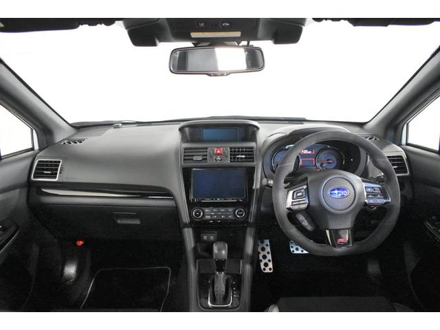 �L�X�Ƃ����K���X�G���A�ƗǍD�Ȏ��E�́A�^�]�̂��₷���ɍv�����Ă��܂��B