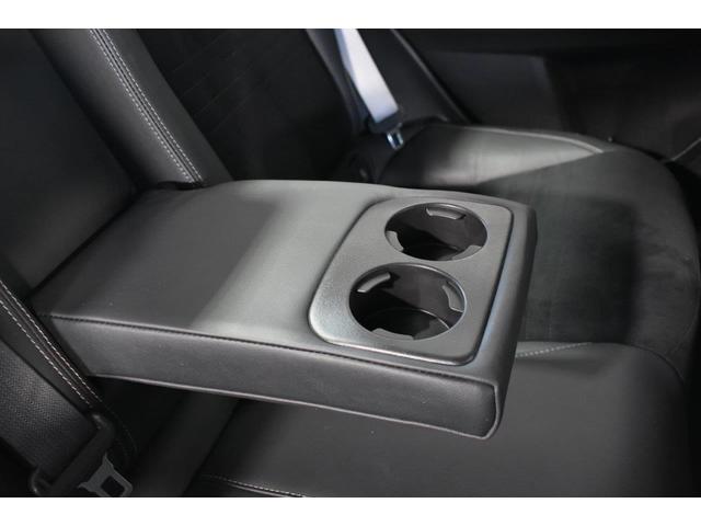 �㕔���Ȃɂ́A�����̃A�[�����X�g��|���ƂQ�̃h�����N�z���_�[�������\���ɂȂ��Ă��܂��B�㕔���Ȃ̏�����A���ݕ���u���̂ɕ֗��ȋ@�\�ł��B