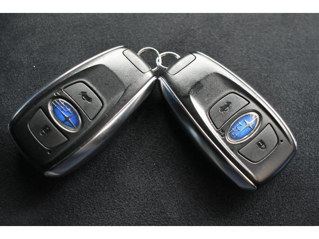 �X�}�[�g�L�[���g�т��Ă���΁A�h�A�n���h�������邾���Łi�܂��͓���̃X�C�b�`�����������Łj�A���̉����E�{�����\�ł��B�������o���K�v������܂���B