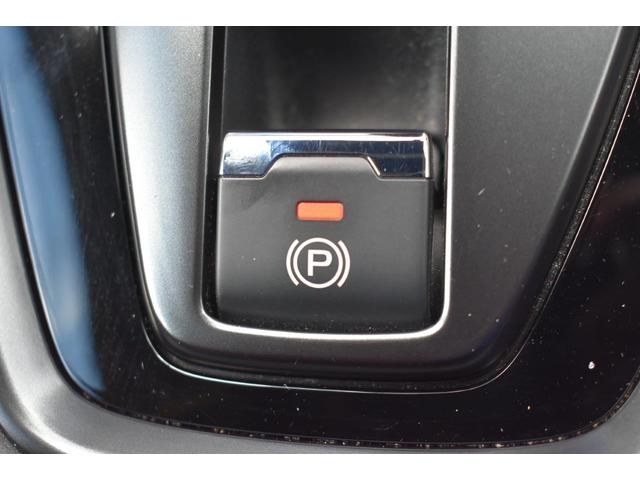 �d���p�[�L���O�u���[�L�̓X�C�b�`��i�w�ň����A�܂��͉����j�Ńp�[�L���O�u���[�L�̍쓮�E�������ł��܂��B�͂��K�v�Ȃ����߁A�N�ł��ȒP�ɑ���ł��܂��B