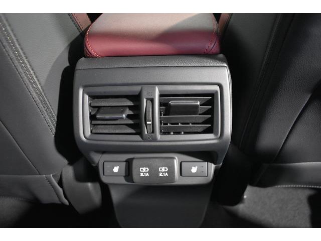 ���A���G�A�R�������o�����ƃV�[�g�q�[�^�[�E�t�r�a�d�����t���Ă��܂�