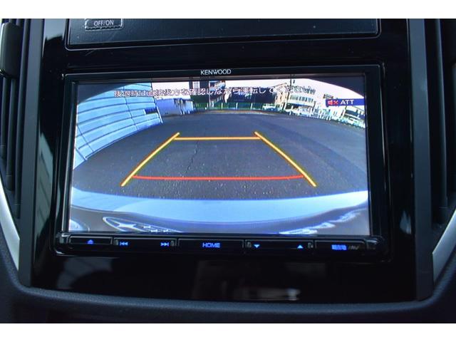 �ԗ�����̉f�����ԓ��̃f�B�X�v���C�ɕ\�����A���Ԏ����ގ��̏�Q������s�҂̊m�F��⏕���܂��B���L�p�����Y���̗p���A�L���͈͂��f���o�����Ƃ��ł��܂��B