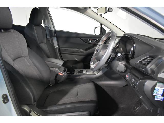 �t�����g�̂`�s���[�i�t�����g�K���X�̒��j���ׂ�������A�����N�I�[�^�[�K���X�i�㕔���ȉ��̏����ȑ��j��傫�������肷��ȂǁA���p�����炷�݌v���Ȃ���Ă��܂��B