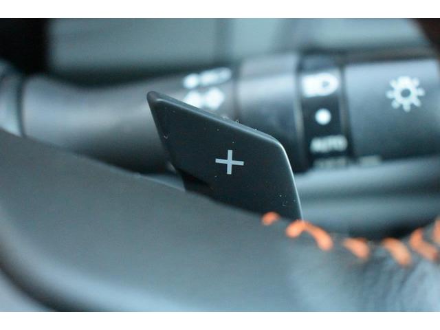 �^�]�҂��n���h�������𗣂����ɁA�}�j���A���g�����X�~�b�V�����Ԃ��^�]���Ă��邩�̂悤�ɁA�^���I�ȃM�A�`�F���W�i�ϑ���̕ύX�j���s�����߂̑��u�ł��B