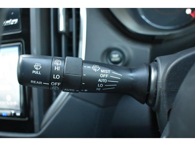 �J�H���m�����C�p�[�̓t�����g�K���X�㕔�̃Z���T�[���J�ʂ����m���A�J�̋����ɉ����āu�Ԍ��E�ᑬ�E�����v�������Ő؂�ւ���@�\�ł��B