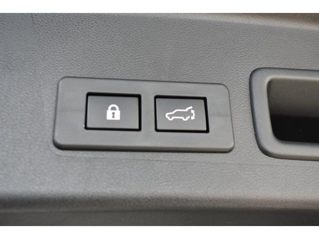 �d���p�[�L���O�u���[�L�̓X�C�b�`��i�w�ň����A�܂��͉����j�Ńp�[�L���O�u���[�L�̍쓮�E�������ł��܂��B�͂��K�v�Ȃ����߁A�N�ł��ȒP�ɑ���ł��܂��B