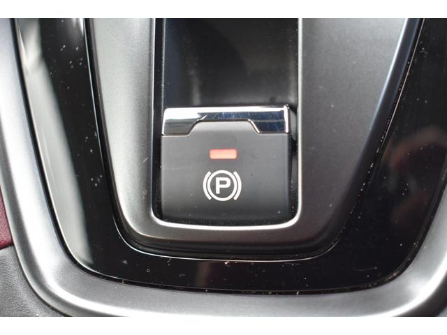 �d���p�[�L���O�u���[�L�̓X�C�b�`��i�w�ň����A�܂��͉����j�Ńp�[�L���O�u���[�L�̍쓮�E�������ł��܂��B�͂��K�v�Ȃ����߁A�N�ł��ȒP�ɑ���ł��܂��B