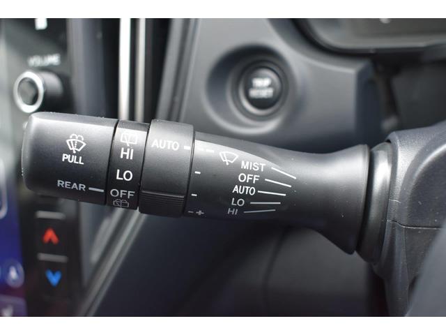 �J�H���m�����C�p�[�̓t�����g�K���X�㕔�̃Z���T�[���J�ʂ����m���A�J�̋����ɉ����āu�Ԍ��E�ᑬ�E�����v�������Ő؂�ւ���@�\�ł��B