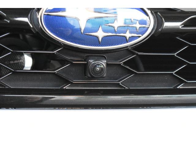 �t�����g�O�����ɑ������ꂽ�J�����̉f�����f�B�X�v���C�ɕ\���B���Ԃ̑O���̗l�q���m�F�ł��A���ʂ��̈��������_�⒓�ԁE���i���Ȃǂ̑O���m�F���T�|�[�g���܂��B