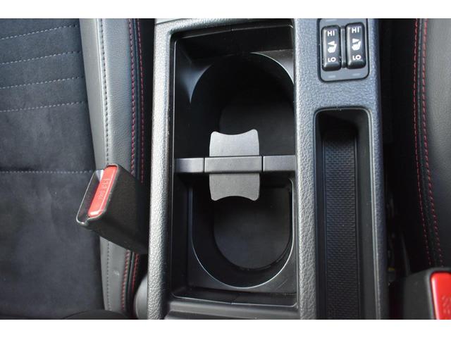 �^�]�ȁE����Ȃ���ł��肪�͂��₷���A�^�]�ȁA����ȁA�㕔���Ȃ̃h�A�|�P�b�g�����ɁA���ꂼ��J�b�v�z���_�[���ݒu����Ă��܂��B