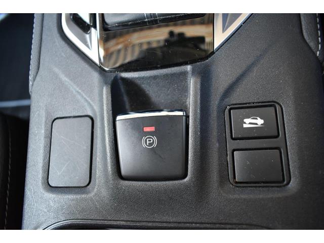 �d���p�[�L���O�u���[�L�̓X�C�b�`��i�w�ň����A�܂��͉����j�Ńp�[�L���O�u���[�L�̍쓮�E�������ł��܂��B�͂��K�v�Ȃ����߁A�N�ł��ȒP�ɑ���ł��܂��B