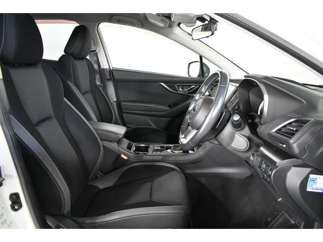 �t�����g�̂`�s���[�i�t�����g�K���X�̒��j���ׂ�������A�����N�I�[�^�[�K���X�i�㕔���ȉ��̏����ȑ��j��傫�������肷��ȂǁA���p�����炷�݌v���Ȃ���Ă��܂��B