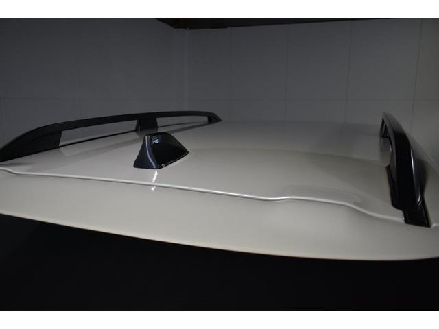 ���[�t���[������������Ă���ԗ��́A���܂��܂Ȑύڕ����ڂ��邽�߂̃x�[�X�L�����A�⃋�[�t�{�b�N�X�����t����ۂɕ֗��ł��B