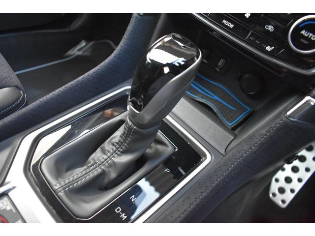 �V�t�g�u�[�c�A�s�A�m�u���b�N�������p�l���t���̖{�v���Z���N�g���o�[���̗p����Ă��܂��B