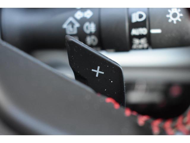 �^�]�҂��n���h�������𗣂����ɁA�}�j���A���g�����X�~�b�V�����Ԃ��^�]���Ă��邩�̂悤�ɁA�^���I�ȃM�A�`�F���W�i�ϑ���̕ύX�j���s�����߂̑��u�ł��B