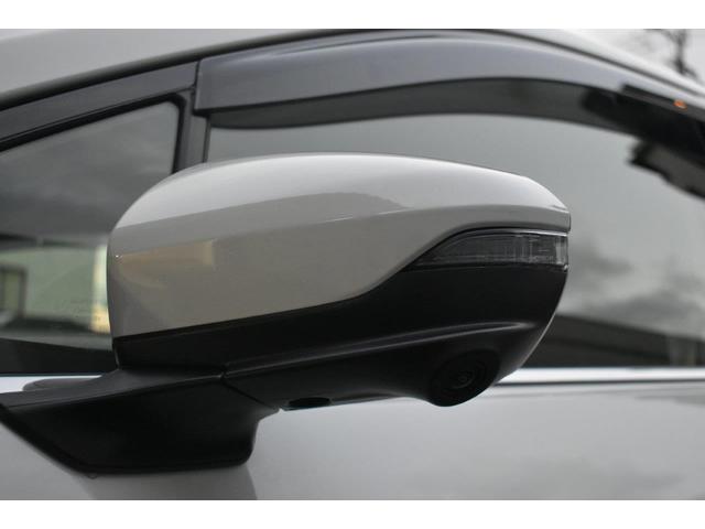 �h�A�~���[�J�����^�]�Ȃ���ł͊m�F���ɂ����ԗ��̍��O����A�^���̎��p���f���o���܂�