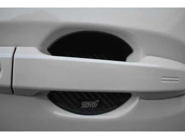 �h�A�̊J���ɒ܂Ȃǂ��Ђ������邱�Ƃŕt���{�f�B�̃L�Y�≘���h�~����J�[�{�����h�A�n���h���v���e�N�^�[�ł��B