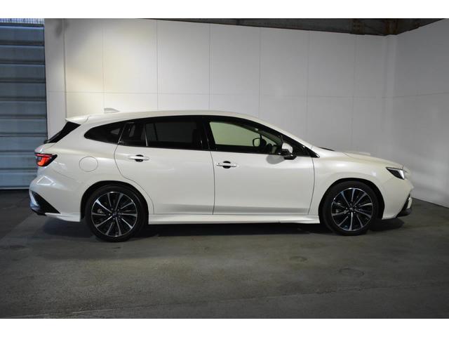 �r�ꂽ�H�ʂ�R�[�i�����O�Ȃǂ̑��s�󋵂ɍ��킹�ă_���p�[�̓������ʂɐ��䂷�邱�ƂŁA�ԑ̎p������Ɉ��肳���܂��B�h���C�u���[�h�Z���N�g���g���΁A�����͂̓�����I�Ԃ��Ƃ��ł��܂��B