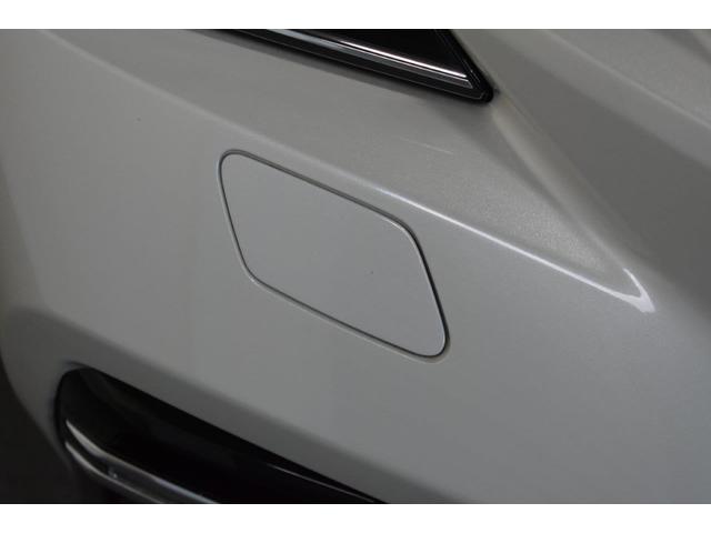 �w�b�g�����v�E�H�b�V���[�̓w�b�h�����v�i�w�b�h���C�g�j�̃����Y�J�o�[�ɕt�������D���A���Ȃǂ̉������t�Ő􂢗����A���E�̊m�ۂ▾�邳���ێ����邽�߂̑��u�ł��B