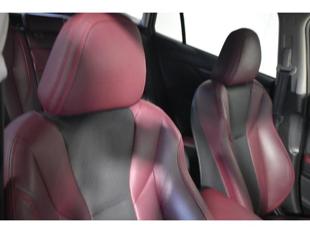 �{���h�[�ƃu���b�N�̑g�ݍ��킹�������I�Ȑ�p�{�v�V�[�g���̗p����A�㎿���X�|�[�e�B�[�Ȏ�����Ԃ����o���Ă��܂��B