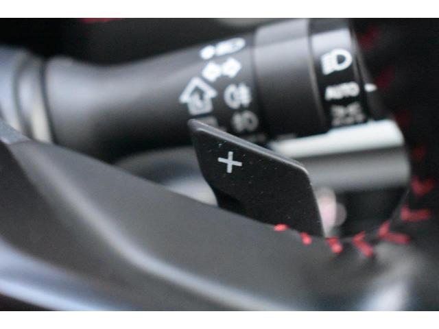 �^�]�҂��n���h�������𗣂����ɁA�}�j���A���g�����X�~�b�V�����Ԃ��^�]���Ă��邩�̂悤�ɁA�^���I�ȃM�A�`�F���W�i�ϑ���̕ύX�j���s�����߂̑��u�ł��B