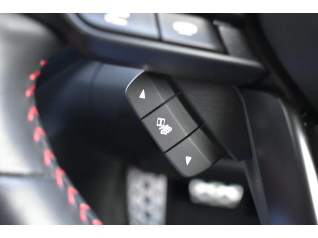 �}���`�t�@���N�V�����f�B�X�v���C�i�l�e�c�j�Ƃ́A�ԗ��̏�Ԃ�^�]�x���V�X�e���̍쓮�󋵁A�e��ݒ�Ȃǂ��P�̉�ʂɂ܂Ƃ߂ĕ\���E����ł��鑽�@�\���f�B�X�v���C�̂��Ƃł��B