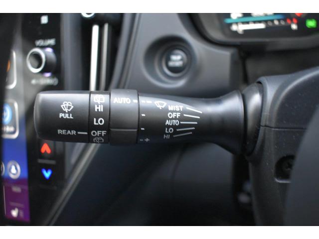 �J�H���m�����C�p�[�̓t�����g�K���X�㕔�̃Z���T�[���J�ʂ����m���A�J�̋����ɉ����āu�Ԍ��E�ᑬ�E�����v�������Ő؂�ւ���@�\�ł��B