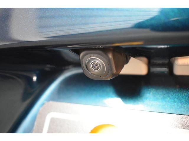 �ԗ�����̉f�����ԓ��̃f�B�X�v���C�ɕ\�����A���Ԏ����ގ��̏�Q������s�҂̊m�F��⏕���܂��B���L�p�����Y���̗p���A�L���͈͂��f���o�����Ƃ��ł��܂��B