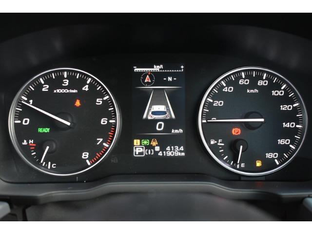 �u���b�N��̕����ՂƋ������̃����O���X�|�[�e�B���Ɛ�i�������o���郋�~�l�Z���g���[�^�[�ł�